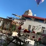 Cappadocia Ozbek Stone House 2* גורמה