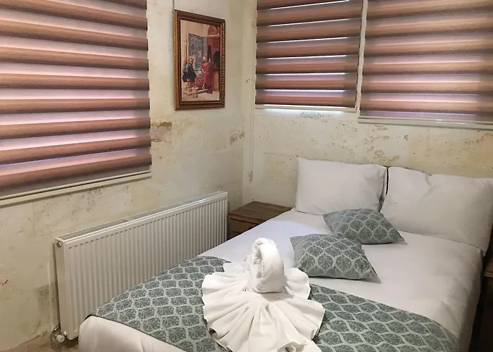 Cappadocia Ozbek Stone House Hotel 2*